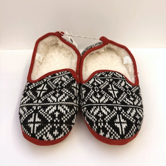 GAP (M) Soft Fair Isle Slippers Knit Faux-Fur Red Black Navy White Size 7 8 7.5 - Picture 1 of 11